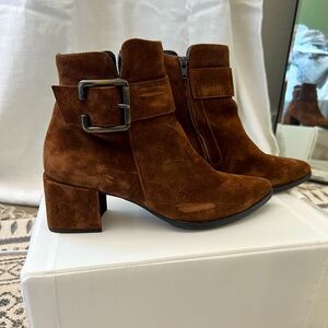 Paul Green booties in brown suede size 8 / UK 5.5